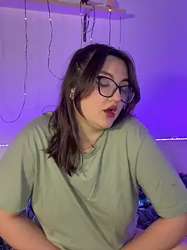 Snapshot of MiraLuccian chatting on February 12, 3:45 pm MiraLuccian online show from February 12, 3:45 pm