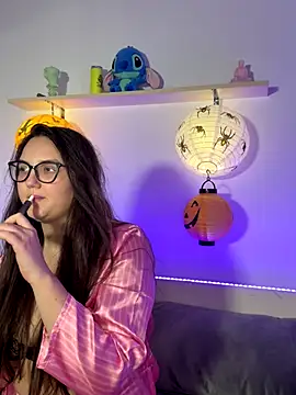 Snapshot of MiraLuccian chatting on October 14, 7:47 pm MiraLuccian online show from October 14, 7:47 pm