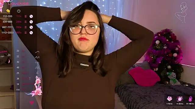 Snapshot of MiraLuccian chatting on January 9, 8:27 pm MiraLuccian online show from January 9, 8:27 pm