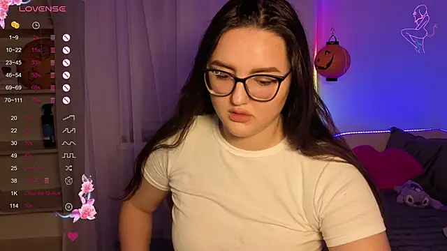 MiraLuccian online show from October 30, 7:22 pm