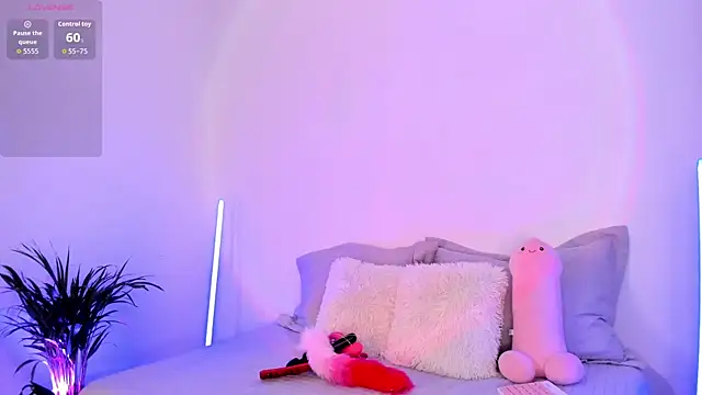 Snapshot of Hi_Soyfer chatting on December 2, 1:35 pm Hi Soyfer online show from December 2, 1:35 pm