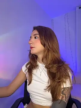 Snapshot of Hi_Soyfer chatting on June 3, 2:33 pm Hi Soyfer online show from June 3, 2:33 pm