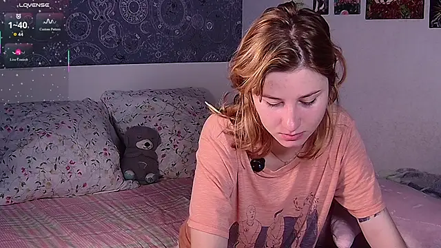 Snapshot of Cute_Cate404 chatting on July 17, 2:53 am Cute Cate404 online show from July 17, 2:53 am