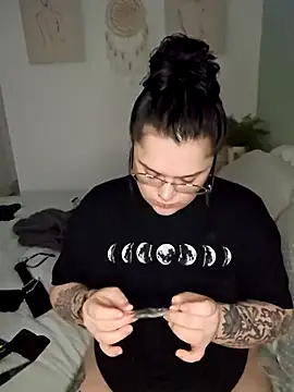 Saucy-Serenity online show from January 11, 8:05 pm