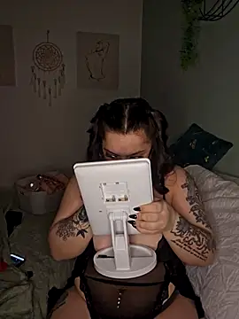 Saucy-Serenity online show from March 18, 8:10 pm