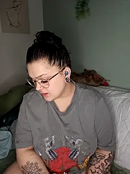 Saucy-Serenity online show from March 22, 8:10 pm