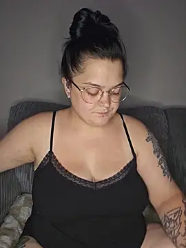 Snapshot of Saucy-Serenity chatting on July 12, 10:32 pm Saucy-Serenity online show from July 12, 10:32 pm