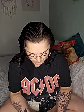 Saucy-Serenity online show from March 25, 8:30 pm