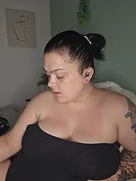 Snapshot of Saucy-Serenity chatting on June 26, 9:20 pm Saucy-Serenity online show from June 26, 9:20 pm