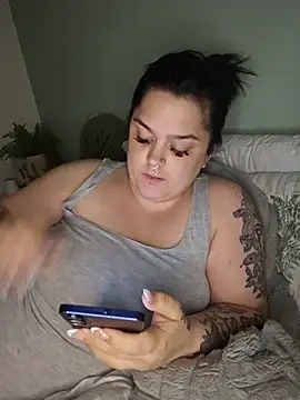 Snapshot of Saucy-Serenity chatting on June 17, 9:25 pm Saucy-Serenity online show from June 17, 9:25 pm