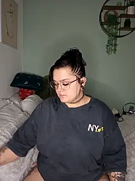 Saucy-Serenity online show from February 21, 8:00 pm