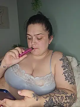 Snapshot of Saucy-Serenity chatting on June 24, 9:56 pm Saucy-Serenity online show from June 24, 9:56 pm