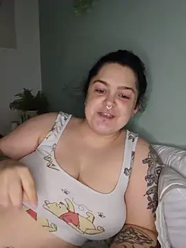 Snapshot of Saucy-Serenity chatting on June 21, 10:15 pm Saucy-Serenity online show from June 21, 10:15 pm