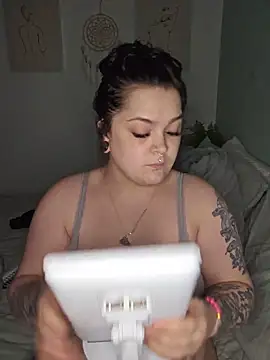 Saucy-Serenity online show from May 16, 8:41 pm