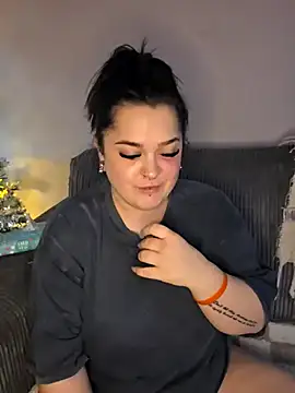 Saucy-Serenity online show from November 27, 8:31 pm