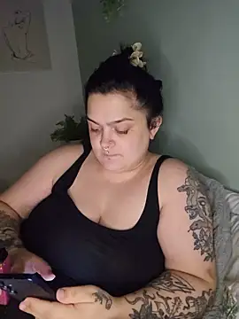 Snapshot of Saucy-Serenity chatting on June 20, 8:58 pm Saucy-Serenity online show from June 20, 8:58 pm