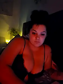 Snapshot of Saucy-Serenity chatting on March 19, 12:59 am Saucy-Serenity online show from March 19, 12:59 am
