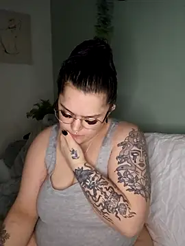 Saucy-Serenity online show from March 16, 8:22 pm