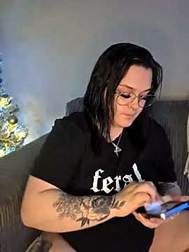 Saucy-Serenity online show from November 18, 8:34 pm