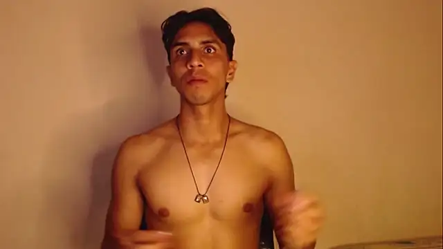 Snapshot of Monkey_uchiha777 chatting on September 26, 11:44 pm Monkey uchiha777 online show from September 26, 11:44 pm