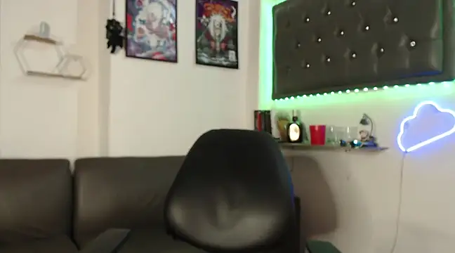 Snapshot of Monkey_uchiha777 chatting on March 12, 12:57 pm Monkey uchiha777 online show from March 12, 12:57 pm