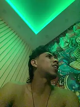 Snapshot of Monkey_uchiha777 chatting on January 6, 6:17 am Monkey uchiha777 online show from January 6, 6:17 am