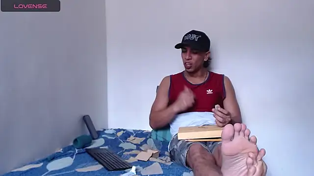 Monkey uchiha777 online show from April 4, 6:58 pm