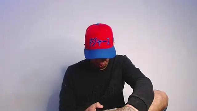 Snapshot of Monkey_uchiha777 chatting on January 15, 9:23 am Monkey uchiha777 online show from January 15, 9:23 am