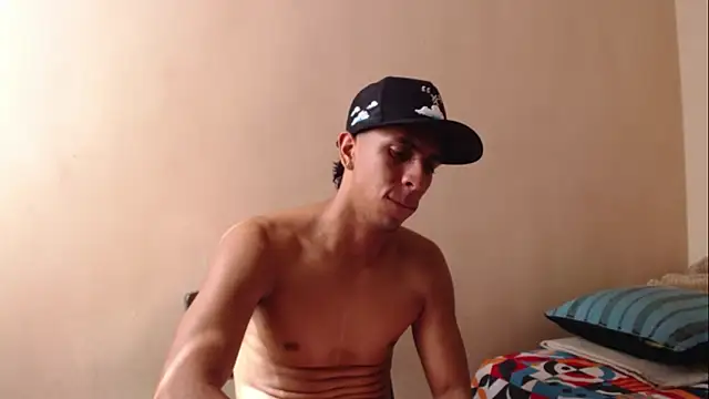 Snapshot of Monkey_uchiha777 chatting on September 9, 2:15 pm Monkey uchiha777 online show from September 9, 2:15 pm