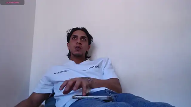 Monkey uchiha777 online show from May 31, 7:03 pm