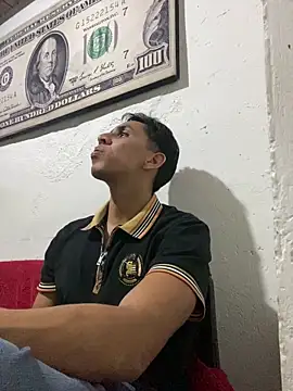 Snapshot of Monkey_uchiha777 chatting on March 21, 12:29 am Monkey uchiha777 online show from March 21, 12:29 am