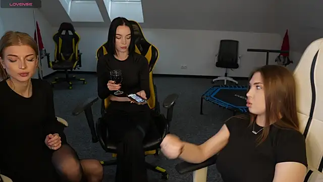 Snapshot of Billie054 chatting on November 4, 11:47 am Billie054 online show from November 4, 11:47 am