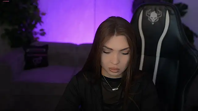 Snapshot of Billie054 chatting on November 11, 6:30 am Billie054 online show from November 11, 6:30 am