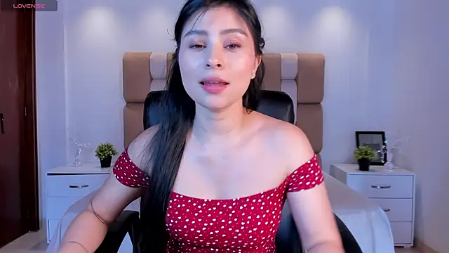Catalina Santhana online show from September 17, 6:32 pm