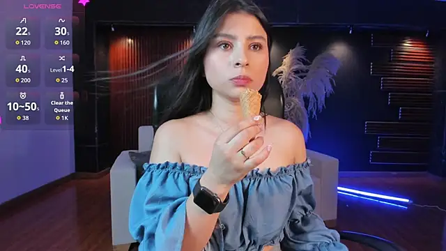 Catalina Santhana online show from October 10, 6:31 pm