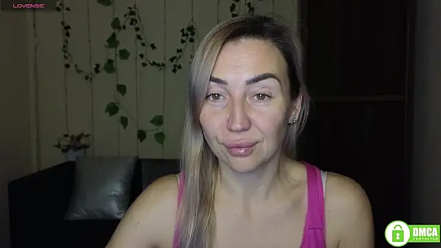 Kiss julli88I online show from December 17, 6:35 pm