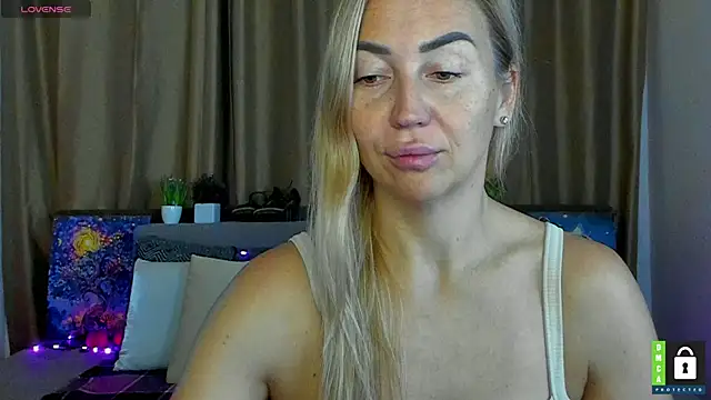 Kiss julli88I online show from October 22, 5:29 am