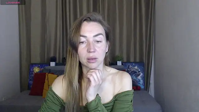 Snapshot of Kiss_julli88I chatting on March 16, 6:34 pm Kiss julli88I online show from March 16, 6:34 pm