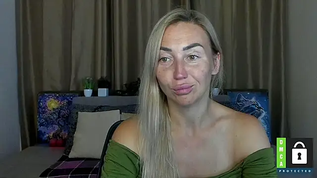 Snapshot of Kiss_julli88I chatting on September 9, 5:33 pm Kiss julli88I online show from September 9, 5:33 pm