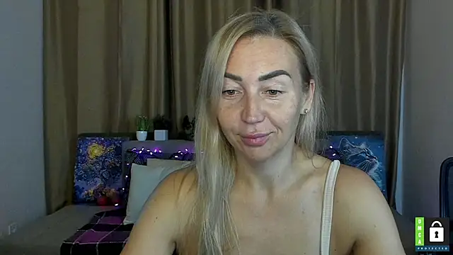 Snapshot of Kiss_julli88I chatting on October 8, 5:24 pm Kiss julli88I online show from October 8, 5:24 pm