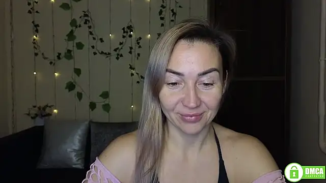 Kiss julli88I online show from December 18, 6:23 pm