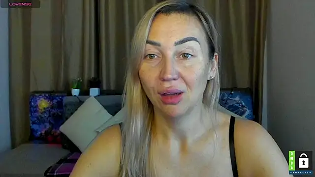 Kiss julli88I online show from December 1, 6:31 pm