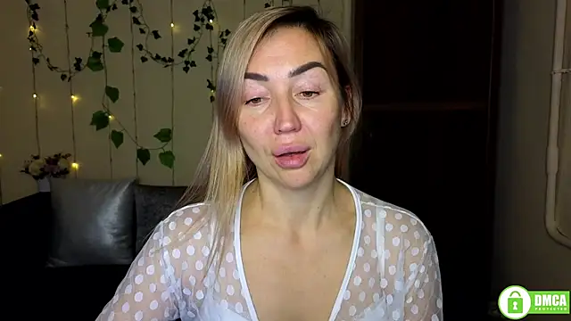 Kiss julli88I online show from December 4, 6:29 pm