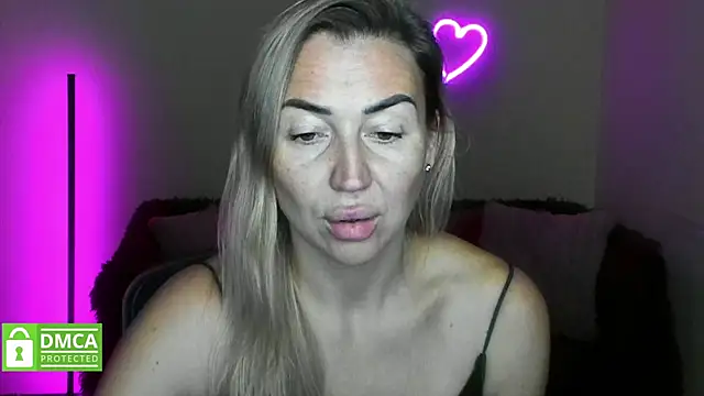 Kiss julli88I online show from November 15, 6:28 am