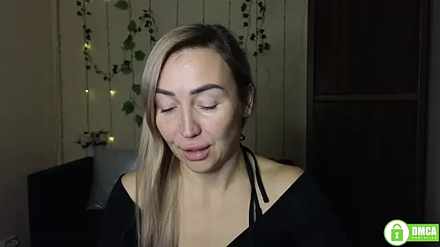 Kiss julli88I online show from December 20, 6:33 pm