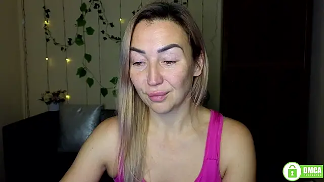 Kiss julli88I online show from November 27, 6:30 pm