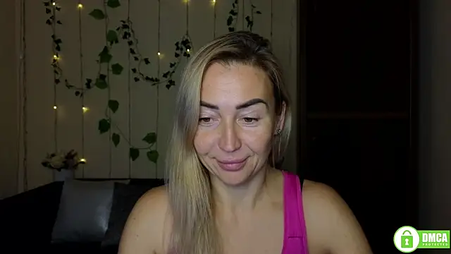 Kiss julli88I online show from October 26, 6:30 pm