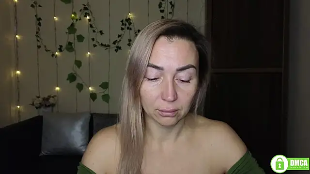 Kiss julli88I online show from November 24, 6:30 pm