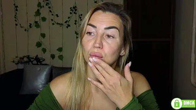 Kiss julli88I online show from November 11, 6:25 pm