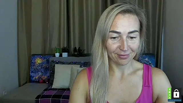 Snapshot of Kiss_julli88I chatting on October 7, 5:25 pm Kiss julli88I online show from October 7, 5:25 pm